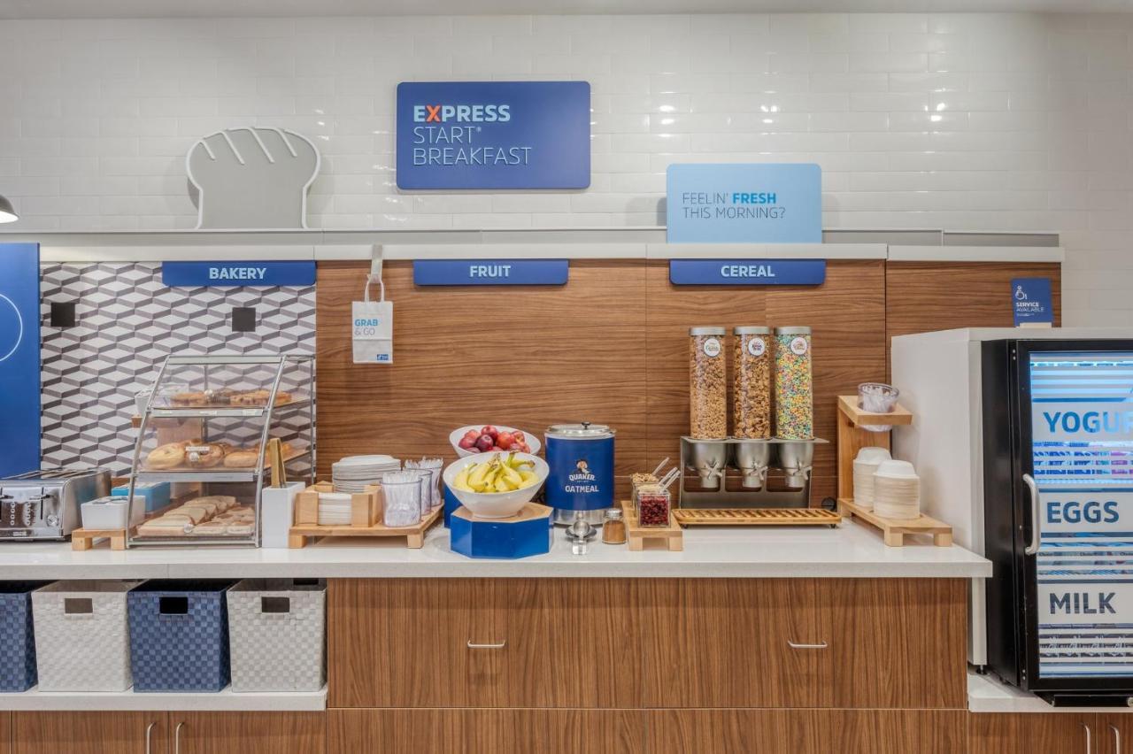 Holiday Inn Express Troy By Ihg Buitenkant foto