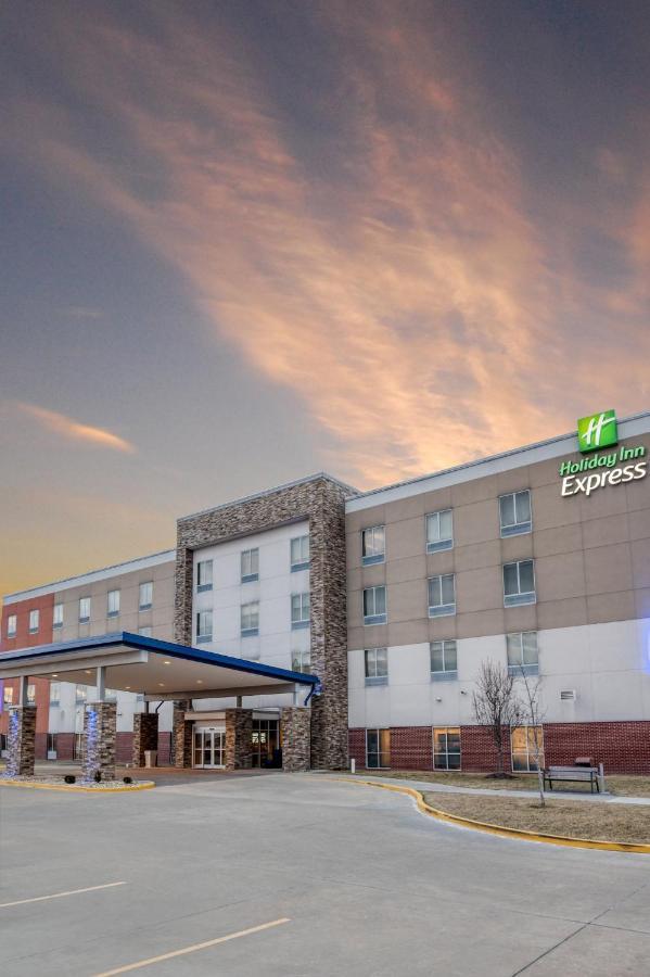 Holiday Inn Express Troy By Ihg Buitenkant foto
